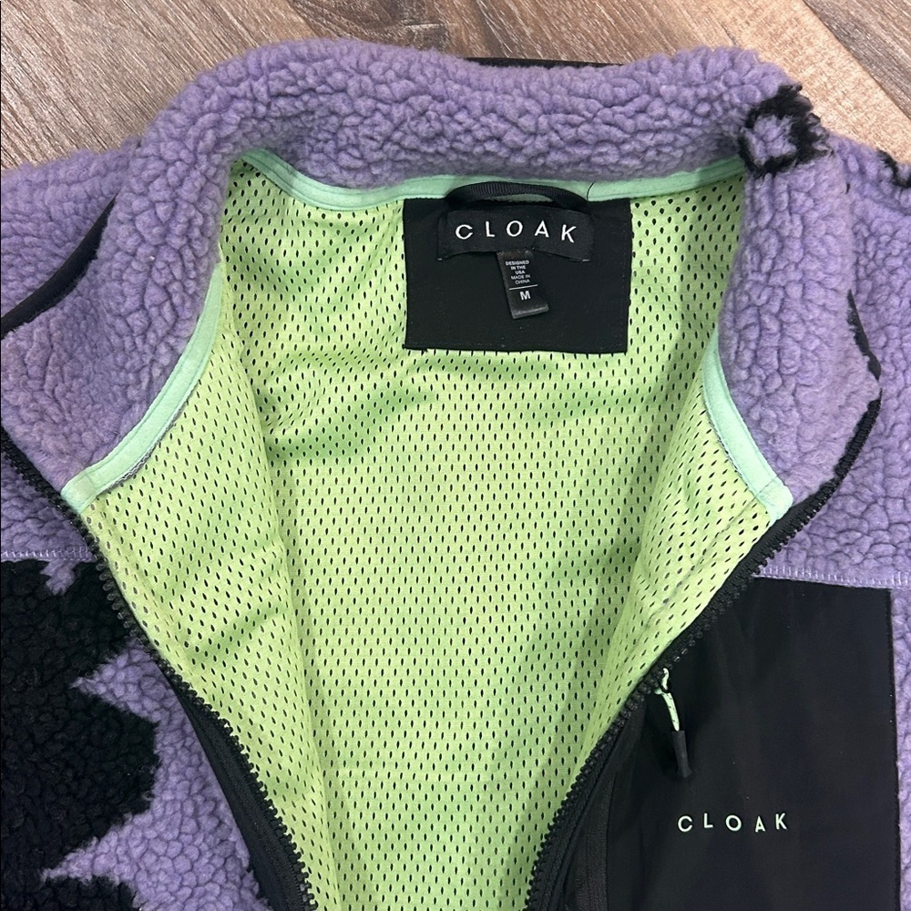 Cloak Brand Hidden In Plain Sight Sherpa Vest Size Medium, purple and black - Picture 3 of 12